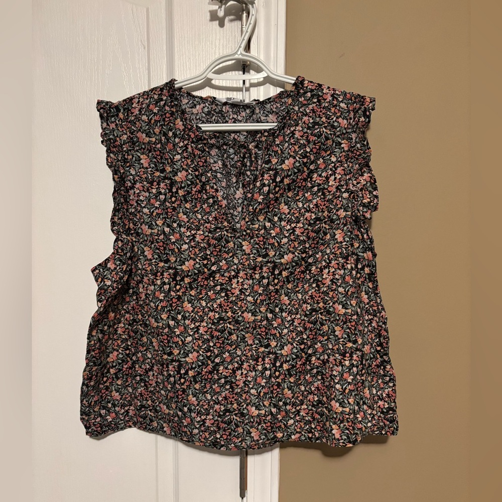 BB DAKOTA Steve Madden Black Floral Ruffle-Sleeve Blouse with Pink Accents XXL